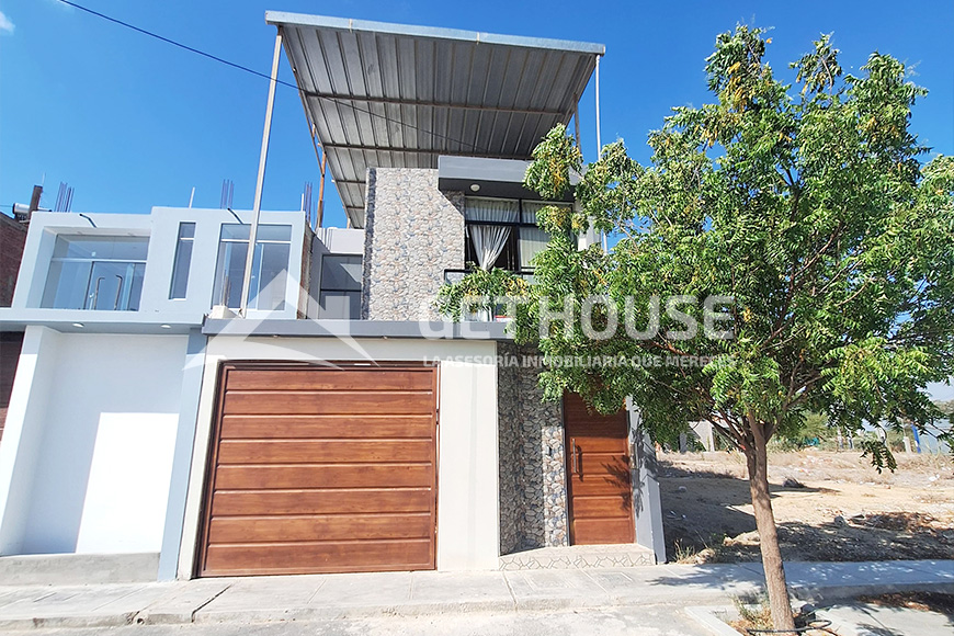 SE VENDE HERMOSA CASA DE OCASIÓN DE 2 PISOS | URB. BOULEVARD PARK PLAZA